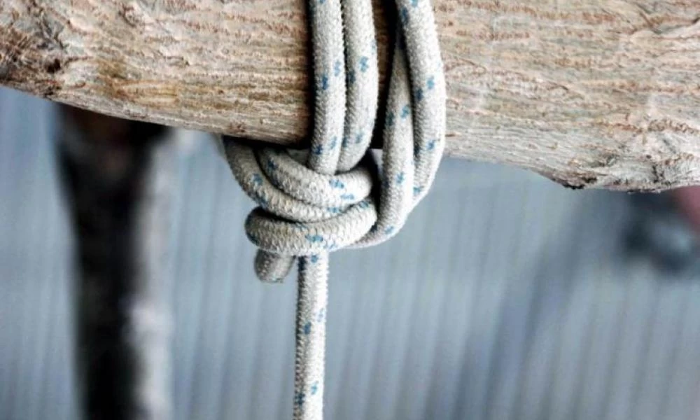 Ηλεία: Κρεμασμένος βρέθηκε 60χρονος στην αυλή του